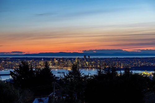 4061 St. Pauls Ave, North Vancouver, BC, V7N1T4 | Card Image
