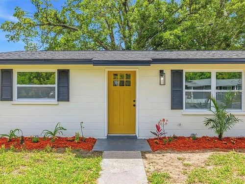 39252 Heights Ave, Zephyrhills, FL, 33542-4672 | Card Image