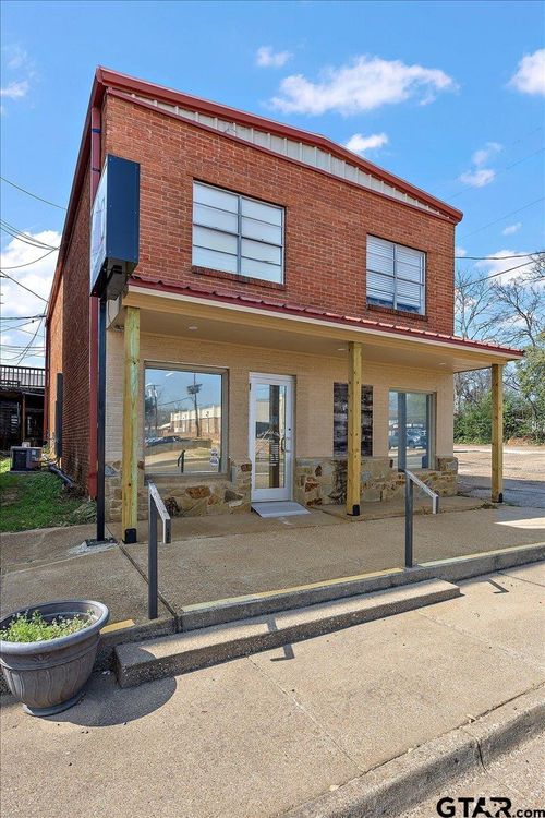 135 N Henderson, Rusk, TX, 75785 | Card Image
