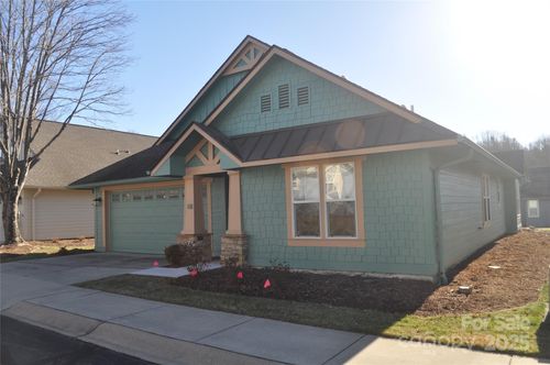 51 Barn Owl Way, Hendersonville, NC, 28792-7414 | Card Image