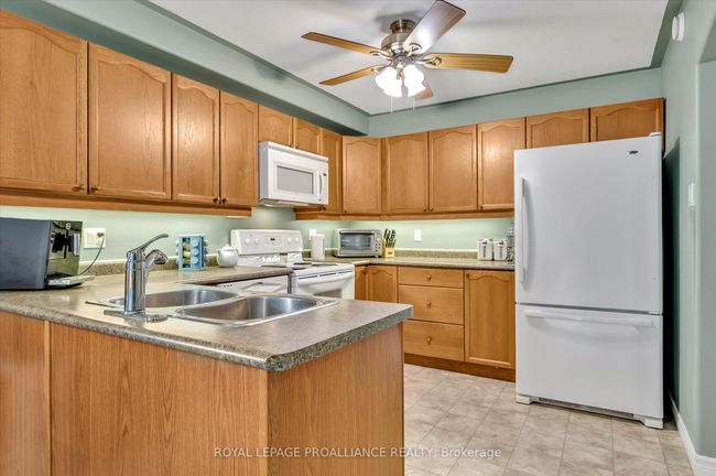 1771 Glenforest Blvd, House other with 3 bedrooms, 3 bathrooms and 4 parking in Peterborough ON | Image 6