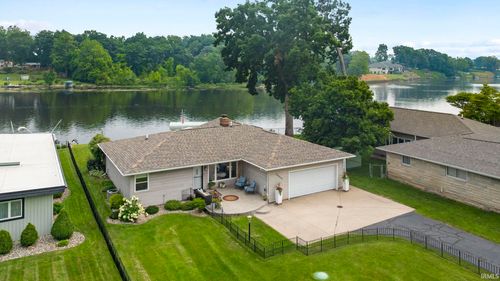29453 River Shore Est, Elkhart, IN, 46516-1208 | Card Image