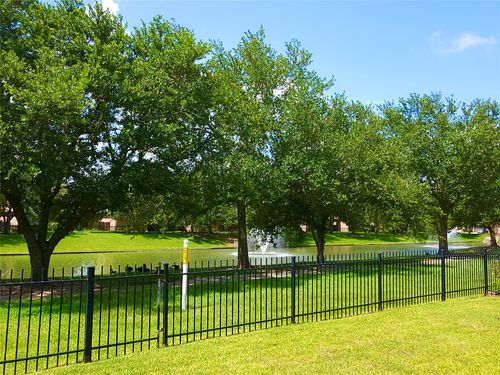 9617 Landon Lake Dr, Pearland, TX, 77584-3671 | Card Image