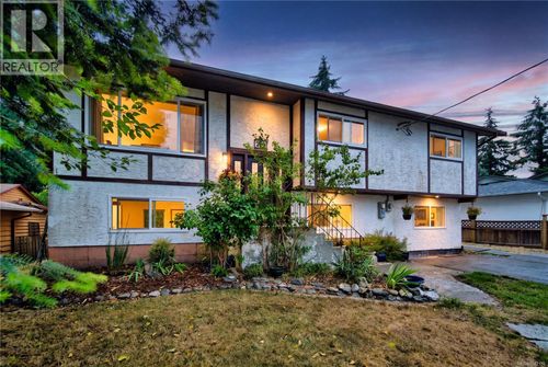 212 Kwassin Crescent, Lake Cowichan, BC, V0R2G0 | Card Image
