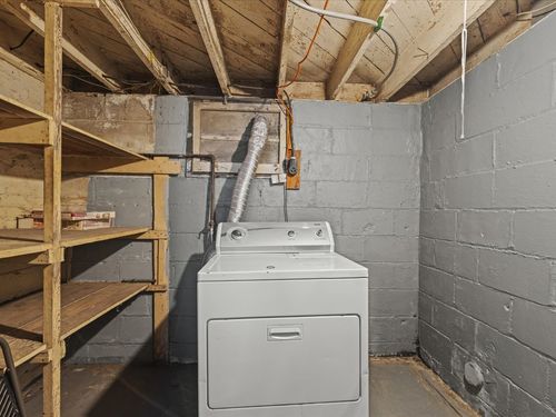 2710 Kinsey St, Rockford, IL, 61109-1235 | Card Image