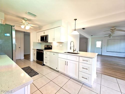 1016 Bayshore Ave, FORT MYERS, FL, 33919-2606 | Card Image