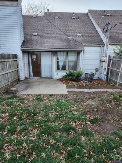 3564 Sw Atwood Ave, Home with 2 bedrooms, 2 bathrooms and null parking in Topeka KS | Image 2