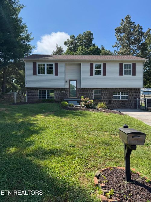 4030 Deer Run Dr, Knoxville, TN, 37912-4820 | Card Image