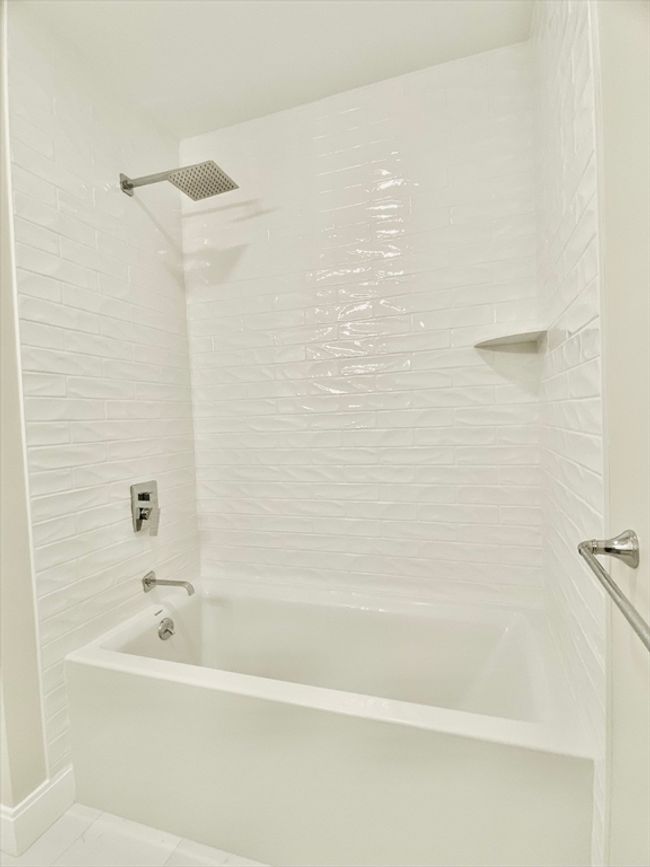 1 - 15 Yuill Cir, Condo with 2 bedrooms, 2 bathrooms and 1 parking in Boston MA | Image 10