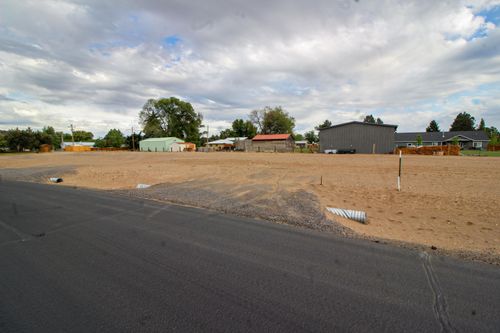 lot-8-240 Nw Saddle Ridge Loop, Prineville, OR, 97754-3208 | Card Image