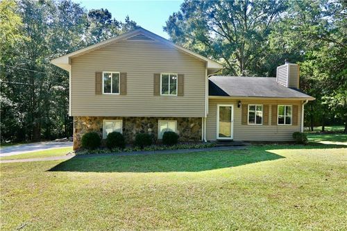 631 Rockaway Rd, Senoia, GA, 30276-1511 | Card Image