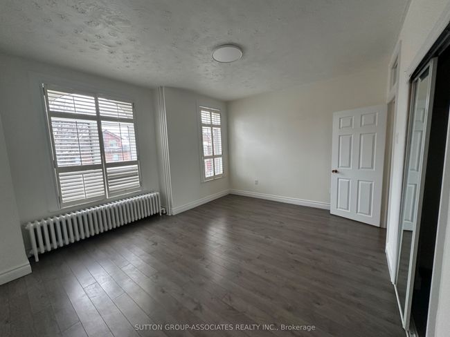 195 Montrose Ave, House attached with 3 bedrooms, 2 bathrooms and null parking in Toronto ON | Image 20