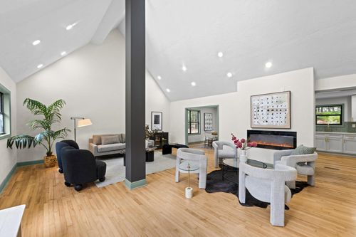 2066 Tallavana Trl, Havana, FL, 32333-5647 | Card Image