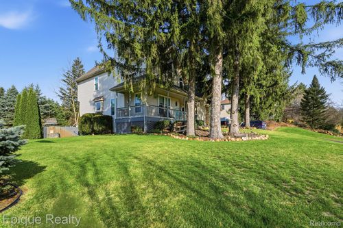 9867 Finnegan Dr, Brighton, MI, 48116-6240 | Card Image