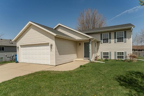 414 8th St Nw, Dodge Center, MN, 55927-9155 | Card Image