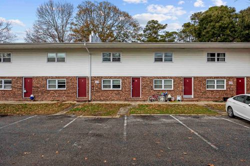 906 3rd Ave N, Myrtle Beach, SC, 29577-5504 | Card Image