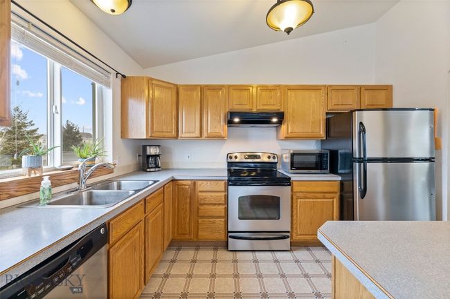 1302 W Summit St, House other with 3 bedrooms, 2 bathrooms and null parking in Livingston MT | Image 11