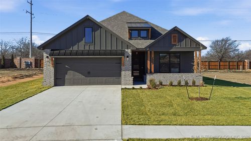 4904 N Walnut Avenue, Broken Arrow, OK, 74014 | Card Image