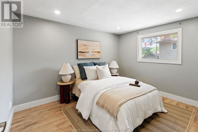 1361 Isabelle Pl, Home with 5 bedrooms, 2 bathrooms and null parking in Windsor ON | Image 27
