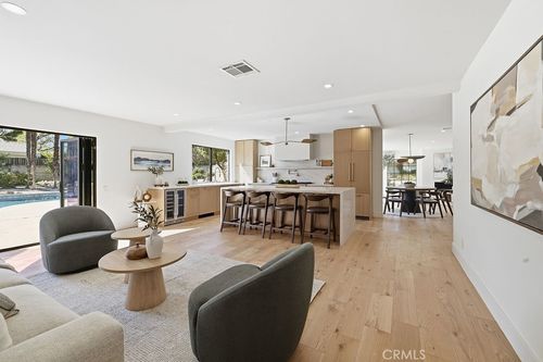 10345 Oso Ave, Chatsworth, CA, 91311-2542 | Card Image