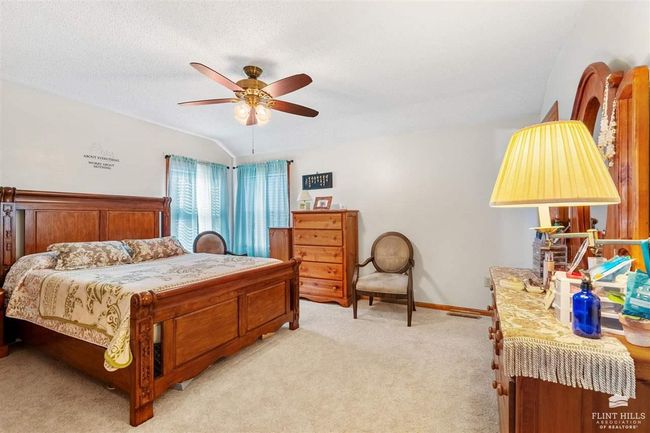 1920 Apache Dr, House other with 3 bedrooms, 3 bathrooms and null parking in Junction City KS | Image 14