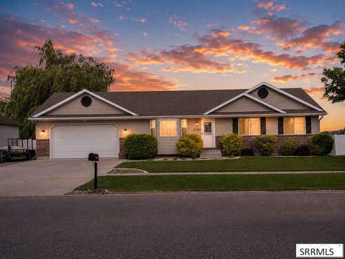 2890 N Azure Dr, Idaho Falls, ID, 83401-5048 | Card Image