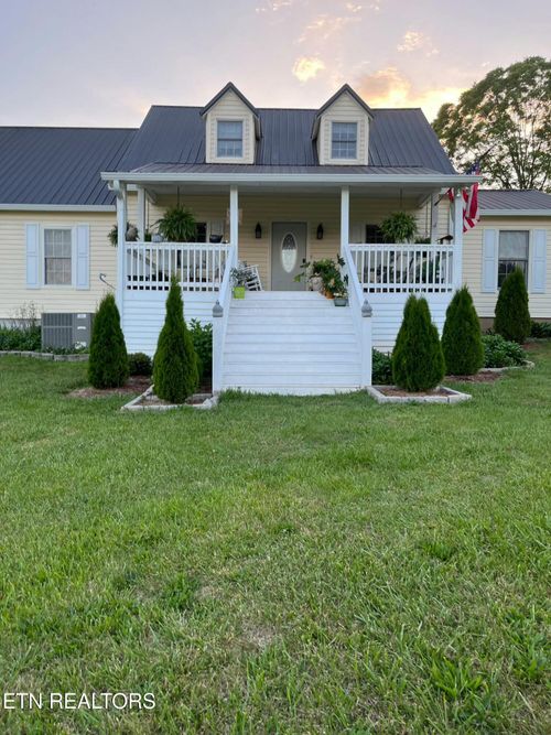 1066 River Rd, Kingston, TN, 37763-6327 | Card Image