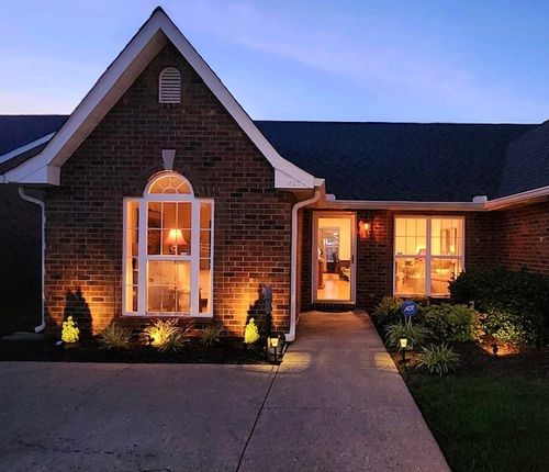 627 E Lane St, Shelbyville, TN, 37160-3437 | Card Image