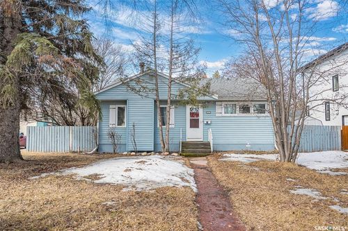 1532 Cairns Ave, Saskatoon, SK, S7H2H6 | Card Image
