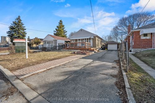 5 Hollingworth Dr, Scarborough, ON, M1P1E1 | Card Image