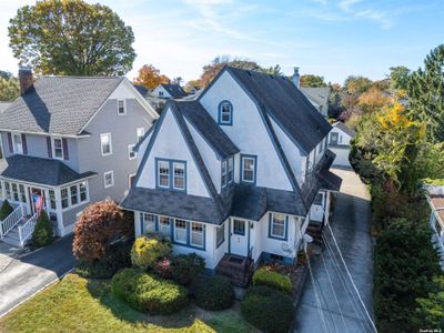 160 S Centre Avenue, Home with 5 bedrooms, 3 bathrooms and null parking in Rockville Centre NY | Image 2