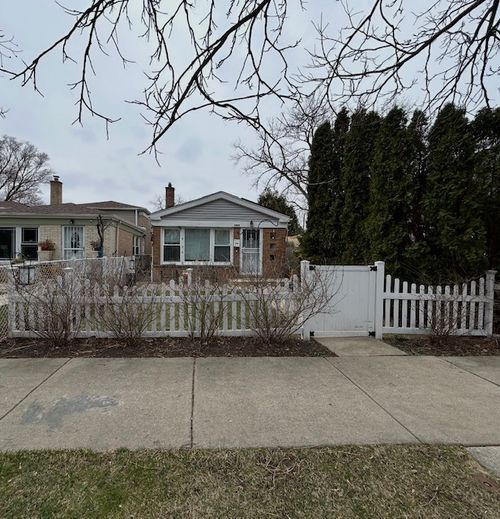1822 Brown Ave, Evanston, IL, 60201-3304 | Card Image