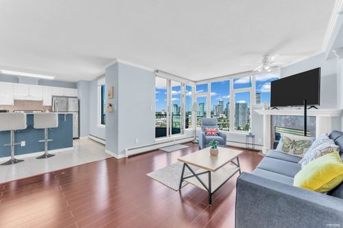 1701-13880 101 Ave, Surrey, BC, V3T5T1 | Card Image