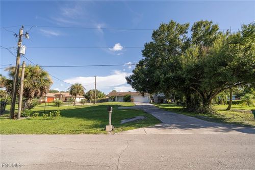 2420 2nd Ave Se, Naples, FL, 34117-3700 | Card Image