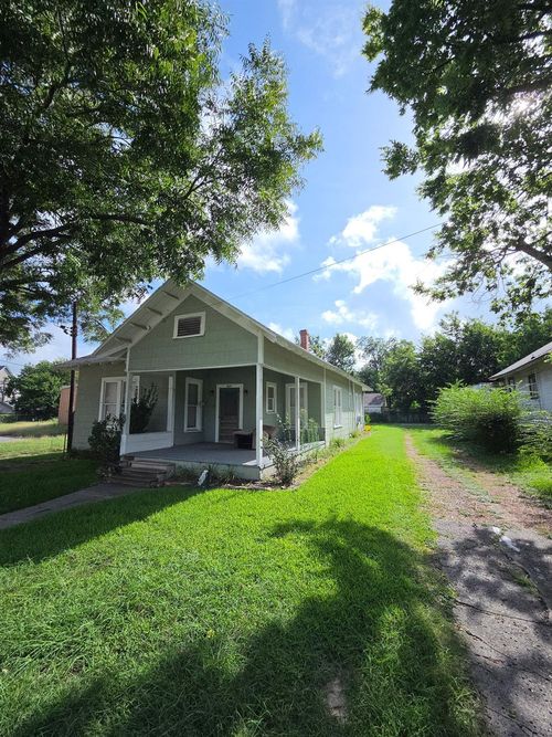 421 S La Salle, Navasota, TX, 77868 | Card Image