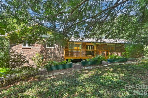 30 Nichols Hill Dr, Asheville, NC, 28804-9712 | Card Image