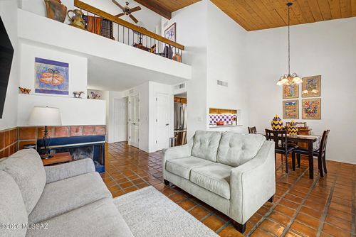 5372 N Calle Del Rocio, Tucson, AZ, 85750-6410 | Card Image