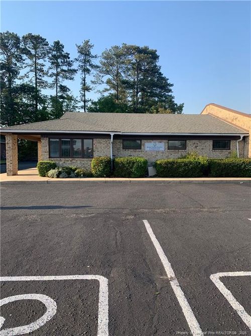 526 Sandhurst Dr, Fayetteville, NC, 28304-4426 | Card Image