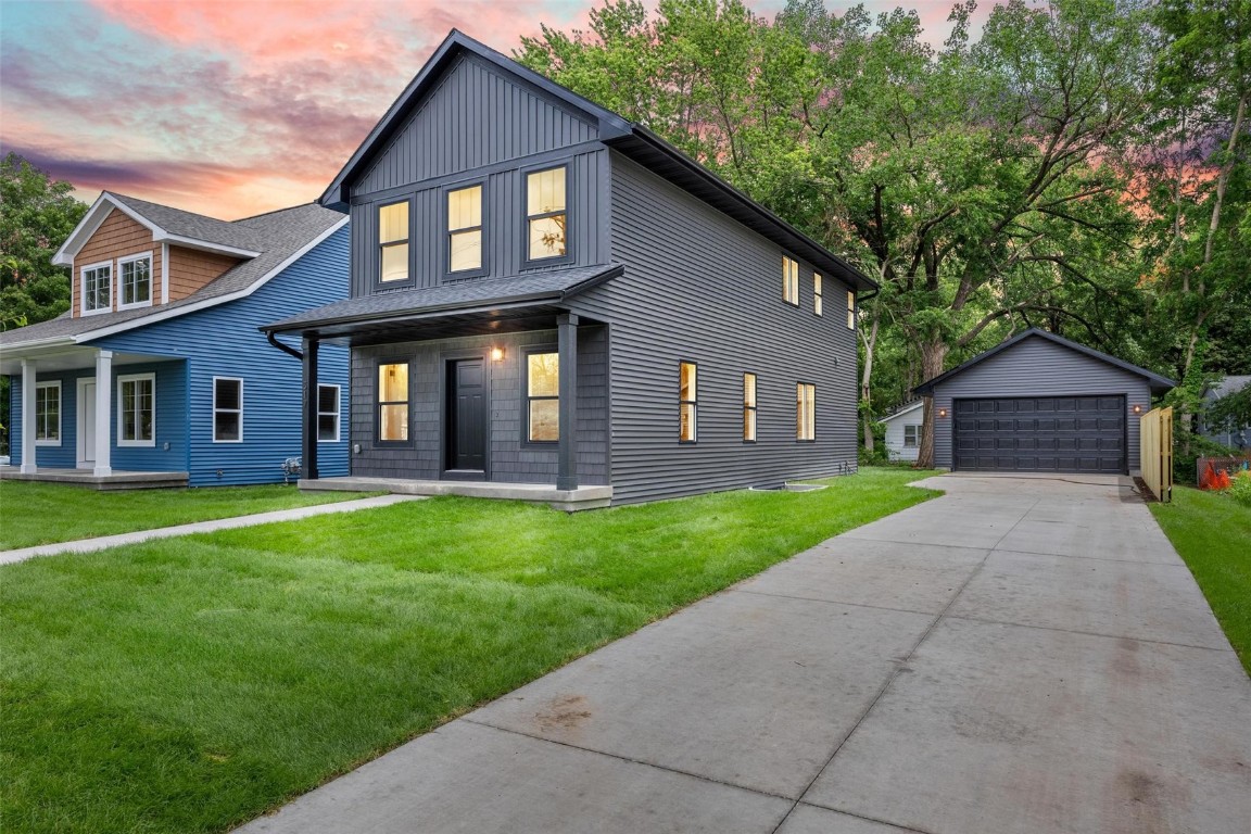 10th Ave, Coralville, IA 52241
