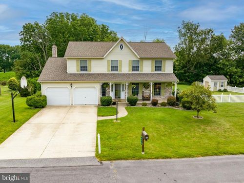 410 E Mayfield Cir, Bethlehem, PA, 18020-8955 | Card Image