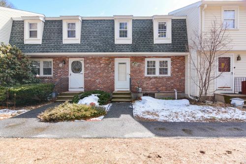 20 Olde Country Village Rd, Londonderry, NH, 03053-3822 | Card Image