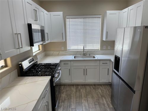 8218 Sierra Cascade Ct, Las Vegas, NV, 89117-7650 | Card Image
