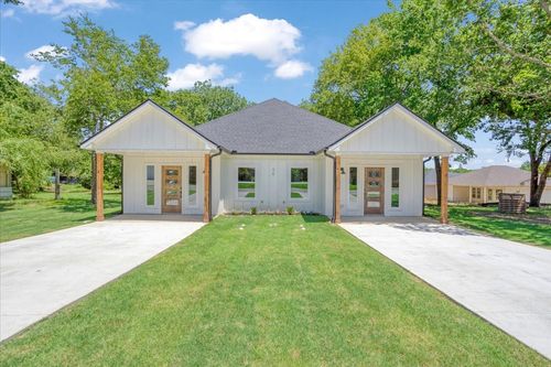516 S 4th St, Bonham, TX, 75418-4715 | Card Image