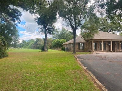 25587 Magnolia Road, Home with 3 bedrooms, 2 bathrooms and null parking in Hockley TX | Image 3