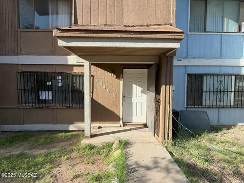 5846 S Del Moral Blvd, Tucson, AZ, 85706-4347 | Card Image