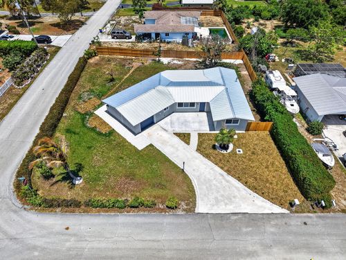9361 Se Duncan St, Hobe Sound, FL, 33455-6825 | Card Image