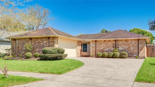 16739 Selder Dr, Friendswood, TX, 77546-6511 | Card Image