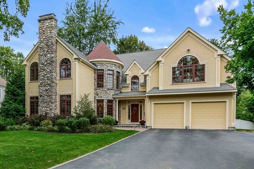 32 Twitchell St, Wellesley, MA, 02482-6056 | Card Image