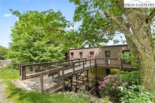 h-333-101 Upper Holiday Ln, Beech Mountain, NC, 28604-8286 | Card Image