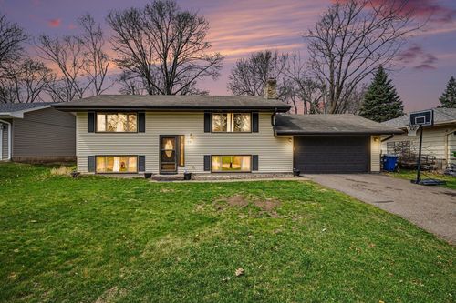 536 Riviera Dr, New Brighton, MN, 55112-7615 | Card Image